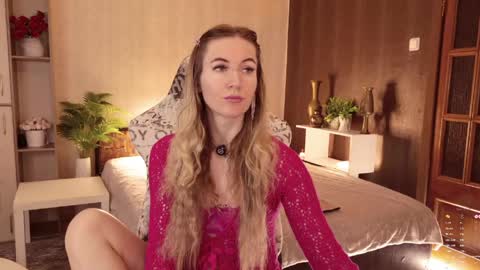 Snapshot of hello_lisha chatting on 04/23/26, 08:13 Alisia Monday to Friday from 10 am to 4 pm GMT 2 online show from 04/23/26, 08:13
