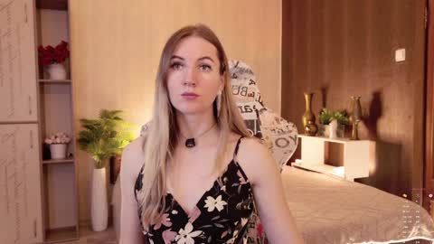 Snapshot of hello_lisha chatting on 05/04/26, 08:32 Alisia Monday to Friday from 10 am to 4 pm GMT 2 online show from 05/04/26, 08:32