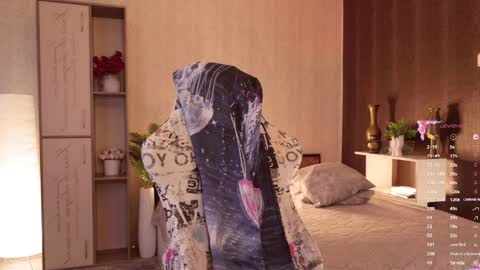 Snapshot of hello_lisha chatting on 05/19/26, 08:20 Alisia Monday to Friday from 10 am to 4 pm GMT 2 online show from 05/19/26, 08:20