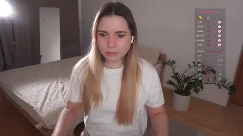 Snapshot of hello_taya chatting on 01/06/26, 03:49 Taya online show from 01/06/26, 03:49