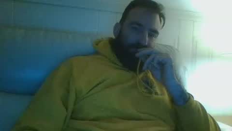 Snapshot of hellobunbunx0 chatting on 11/28/25, 04:31 hellobunbunx0 online show from 11/28/25, 04:31