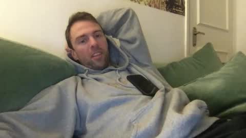 Lucas online show from 10/28/25, 08:33