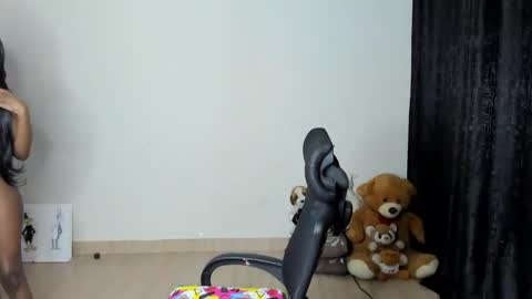 Snapshot of hellotitty_ chatting on 02/17/25, 02:20 Sandy online show from 02/17/25, 02:20