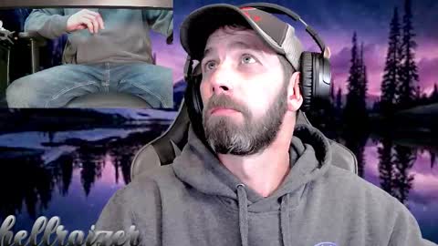 Snapshot of hellraizer chatting on 10/25/25, 06:35 hellraizer online show from 10/25/25, 06:35