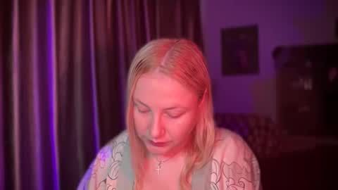 Snapshot of hellyriddle chatting on 12/20/25, 07:15 DeleteyourSadness online show from 12/20/25, 07:15