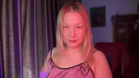 Snapshot of hellyriddle chatting on 04/03/26, 08:01 DeleteyourSadness online show from 04/03/26, 08:01