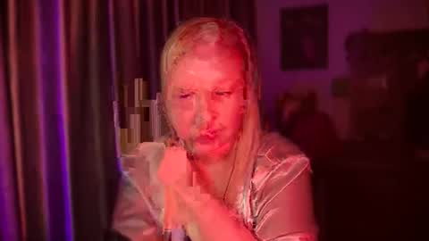 Snapshot of hellyriddle chatting on 04/09/26, 06:02 DeleteyourSadness online show from 04/09/26, 06:02