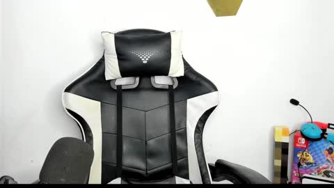 heluehorny13 online show from 12/27/24, 05:42