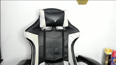 heluehorny13 online show from 12/29/24, 07:50