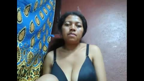 Snapshot of henitsaldy chatting on 09/23/25, 04:10 henitsaldy online show from 09/23/25, 04:10