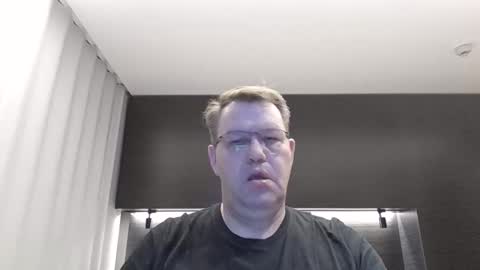 henrikrp1971 online show from 01/01/25, 09:41