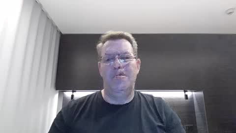 henrikrp1971 online show from 01/02/25, 09:07