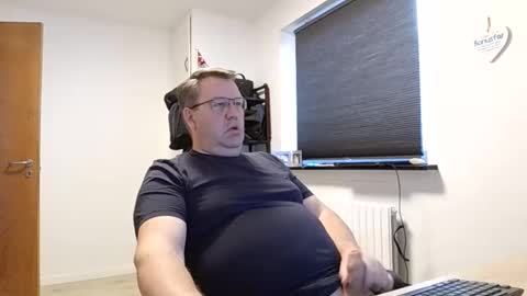 henrikrp1971 online show from 02/23/25, 02:46