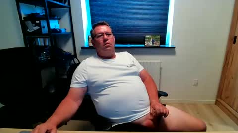 Snapshot of henrikrp1971 chatting on 06/29/26, 12:27 henrikrp1971 online show from 06/29/26, 12:27