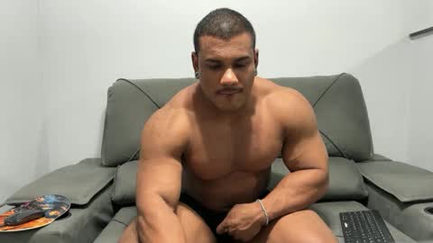 Snapshot of henrimusclee chatting on 02/23/25, 09:59 Henri online show from 02/23/25, 09:59