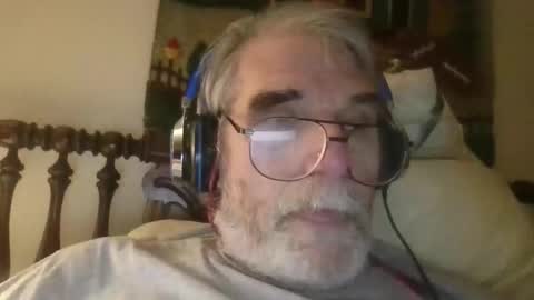 Snapshot of henrybond1979 chatting on 05/28/26, 07:33 henrybond1979 online show from 05/28/26, 07:33