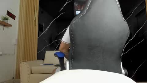 henrydouglas online show from 04/27/26, 05:05