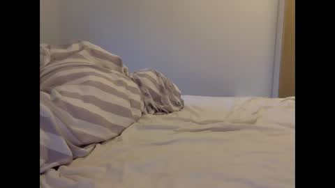 Henryhipster  sub  spank useme new Europe Twink kiss first fit kinky naughty online show from 01/14/26, 08:53