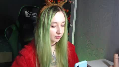 Snapshot of hentaishiing chatting on 12/27/24, 08:07 Hentaishiing online show from 12/27/24, 08:07