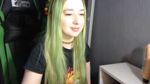 Snapshot of hentaishiing chatting on 01/04/25, 08:48 Hentaishiing online show from 01/04/25, 08:48