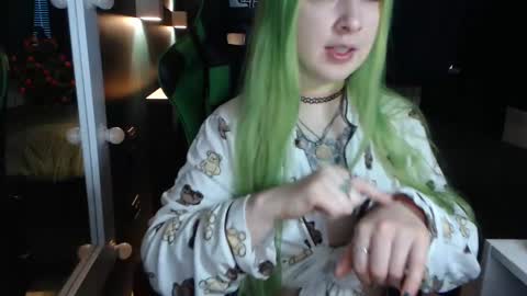 Snapshot of hentaishiing chatting on 01/26/25, 12:22 Hentaishiing online show from 01/26/25, 12:22