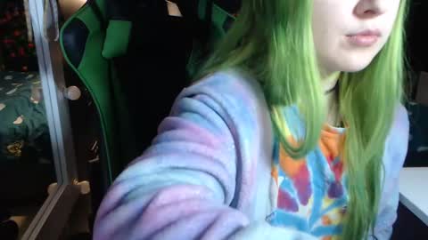 Snapshot of hentaishiing chatting on 02/12/25, 06:09 Hentaishiing online show from 02/12/25, 06:09