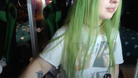 Snapshot of hentaishiing chatting on 02/13/25, 04:07 Hentaishiing online show from 02/13/25, 04:07