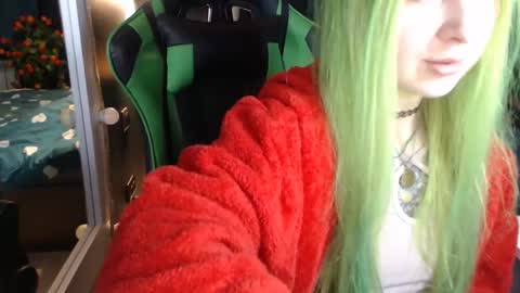 Snapshot of hentaishiing chatting on 02/19/25, 05:49 Hentaishiing online show from 02/19/25, 05:49