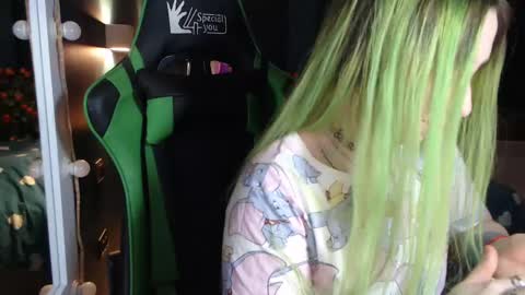 Snapshot of hentaishiing chatting on 02/24/25, 05:31 Hentaishiing online show from 02/24/25, 05:31