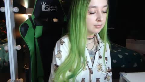 Snapshot of hentaishiing chatting on 03/03/25, 04:35 Hentaishiing online show from 03/03/25, 04:35