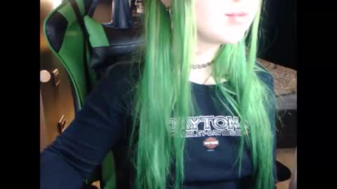 Snapshot of hentaishiing chatting on 09/16/25, 11:44 Hentaishiing online show from 09/16/25, 11:44