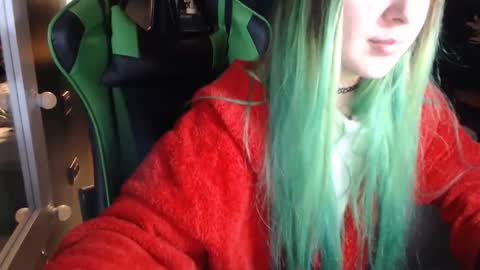 Snapshot of hentaishiing chatting on 10/02/25, 04:58 Hentaishiing online show from 10/02/25, 04:58