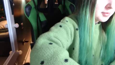 Snapshot of hentaishiing chatting on 11/09/25, 10:19 Hentaishiing online show from 11/09/25, 10:19