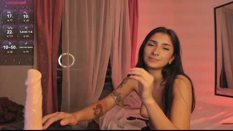 Snapshot of hera_069 chatting on 12/02/24, 12:30 Hello I am Valentina independent Colombian model I love sensuality and pleasure welcome online show from 12/02/24, 12:30