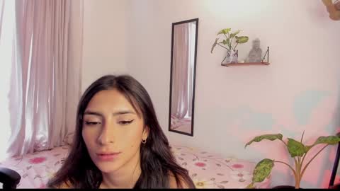 Snapshot of hera_069 chatting on 02/02/25, 09:23 Hello I am Valentina independent Colombian model I love sensuality and pleasure welcome online show from 02/02/25, 09:23