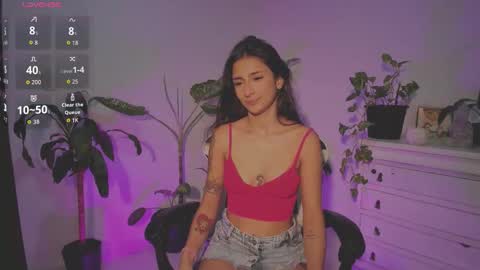 Snapshot of hera_069 chatting on 09/14/25, 01:16 Hello I am Valentina independent Colombian model I love sensuality and pleasure welcome online show from 09/14/25, 01:16