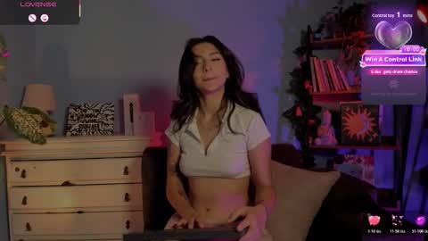 Snapshot of hera_069 chatting on 02/27/26, 05:40 Hello I am Valentina independent Colombian model I love sensuality and pleasure welcome online show from 02/27/26, 05:40