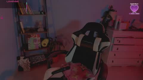 Snapshot of hera_069 chatting on 03/31/26, 02:28 Hello I am Valentina independent Colombian model I love sensuality and pleasure welcome online show from 03/31/26, 02:28