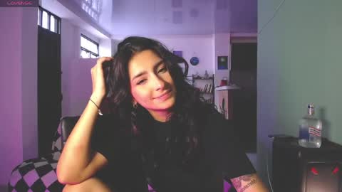 Snapshot of hera_069 chatting on 06/07/26, 07:39 Hello I am Valentina independent Colombian model I love sensuality and pleasure welcome online show from 06/07/26, 07:39