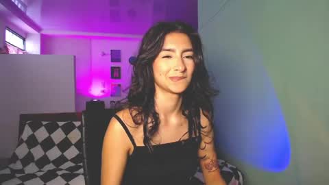 Snapshot of hera_069 chatting on 06/08/26, 07:58 Hello I am Valentina independent Colombian model I love sensuality and pleasure welcome online show from 06/08/26, 07:58