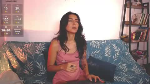 Snapshot of hera_069 chatting on 06/28/26, 01:22 Hello I am Valentina independent Colombian model I love sensuality and pleasure welcome online show from 06/28/26, 01:22