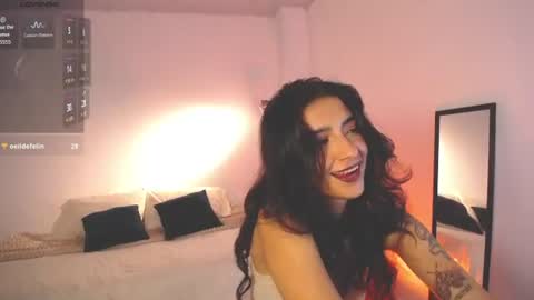 Snapshot of hera_069 chatting on 07/28/26, 10:09 Hello I am Valentina independent Colombian model I love sensuality and pleasure welcome online show from 07/28/26, 10:09