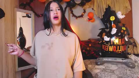 Snapshot of hera_divine chatting on 10/21/25, 09:26 HERA online show from 10/21/25, 09:26