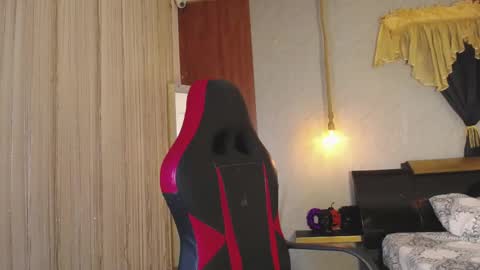 Snapshot of hera_divine chatting on 11/05/25, 10:32 HERA online show from 11/05/25, 10:32