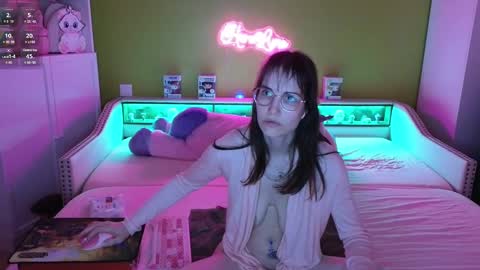 HeraLuna  online show from 02/13/25, 10:54