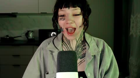 Snapshot of herbal_helpmepls chatting on 02/04/25, 10:24 dirty Diana online show from 02/04/25, 10:24