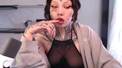 Snapshot of herbal_helpmepls chatting on 02/13/25, 08:38 dirty Diana online show from 02/13/25, 08:38