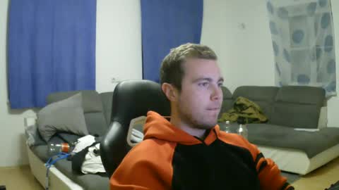 Snapshot of herbstenden chatting on 01/07/25, 10:30 John Pearl online show from 01/07/25, 10:30