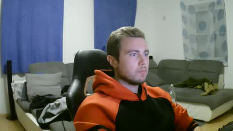 Snapshot of herbstenden chatting on 01/22/25, 07:24 John Pearl online show from 01/22/25, 07:24