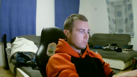 Snapshot of herbstenden chatting on 02/11/25, 11:12 John Pearl online show from 02/11/25, 11:12